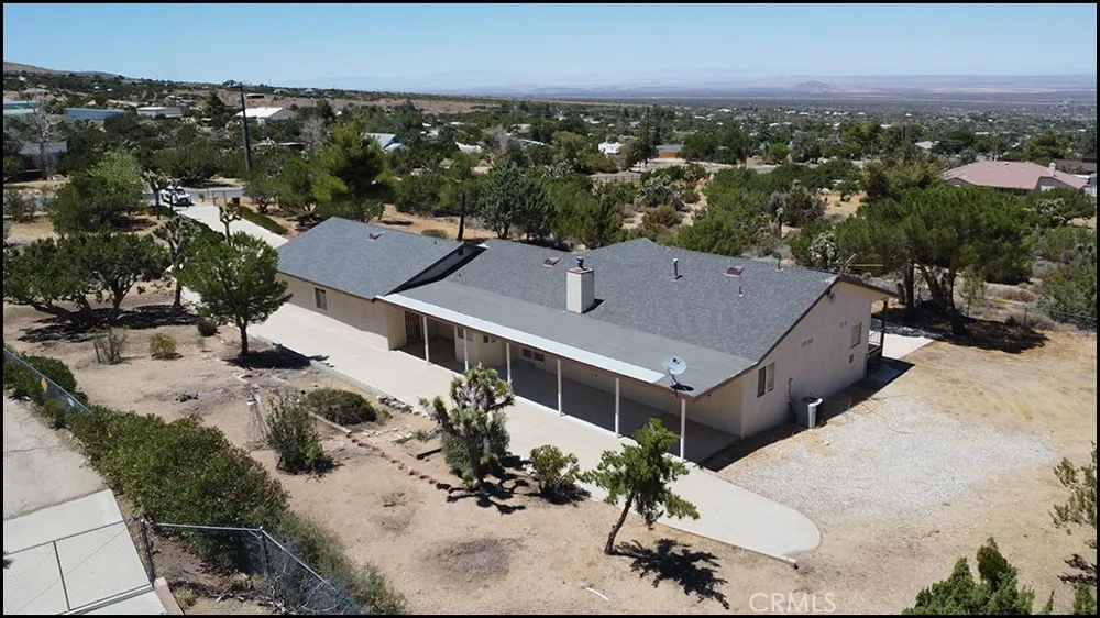 9425 Mountain Pinon Hills, CA 92372