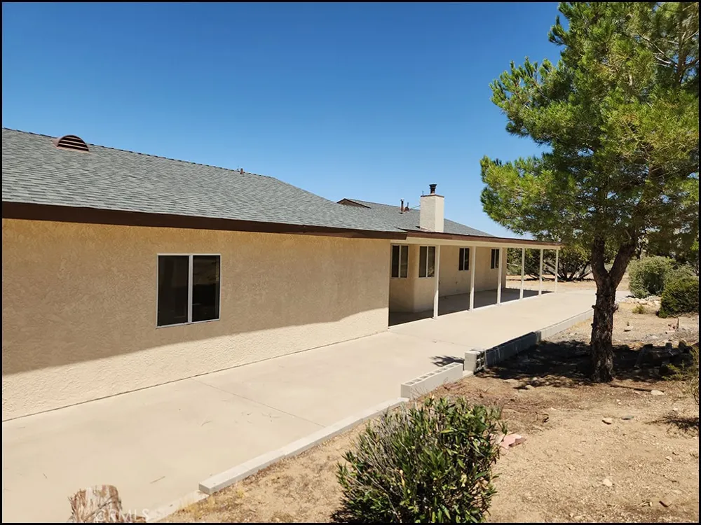 9425 Mountain Pinon Hills, CA 92372