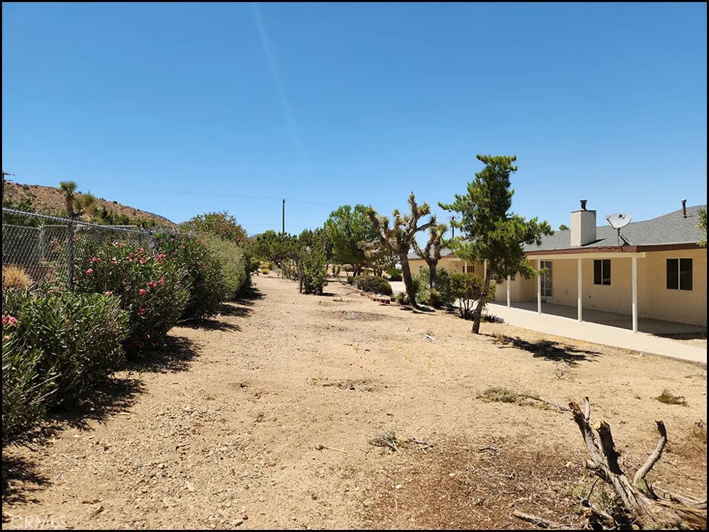9425 Mountain Pinon Hills, CA 92372