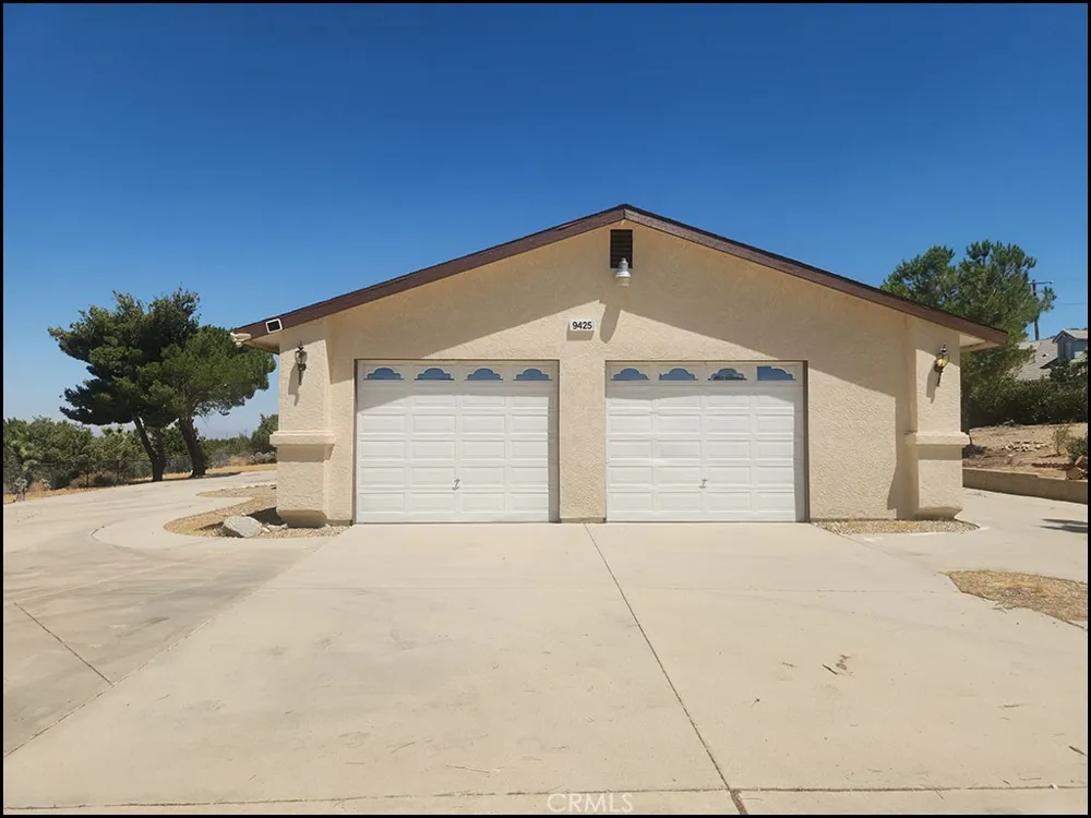 9425 Mountain Pinon Hills, CA 92372