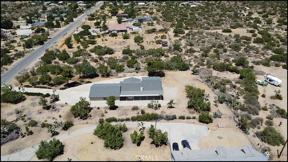9425 Mountain Pinon Hills, CA 92372