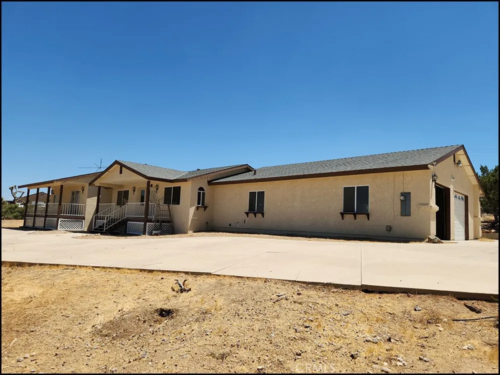 9425 Mountain Pinon Hills, CA 92372