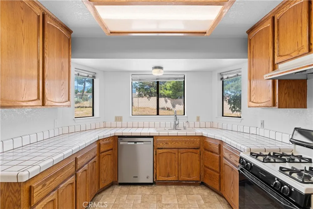 4467 Valle Vista Court Phelan, CA 92371