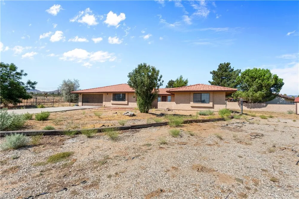 4467 Valle Vista Court Phelan, CA 92371