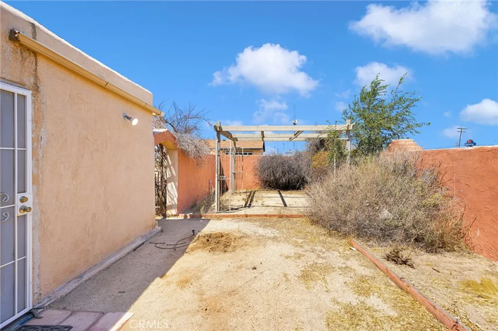 18058 Jonathan Street Adelanto, CA 92301