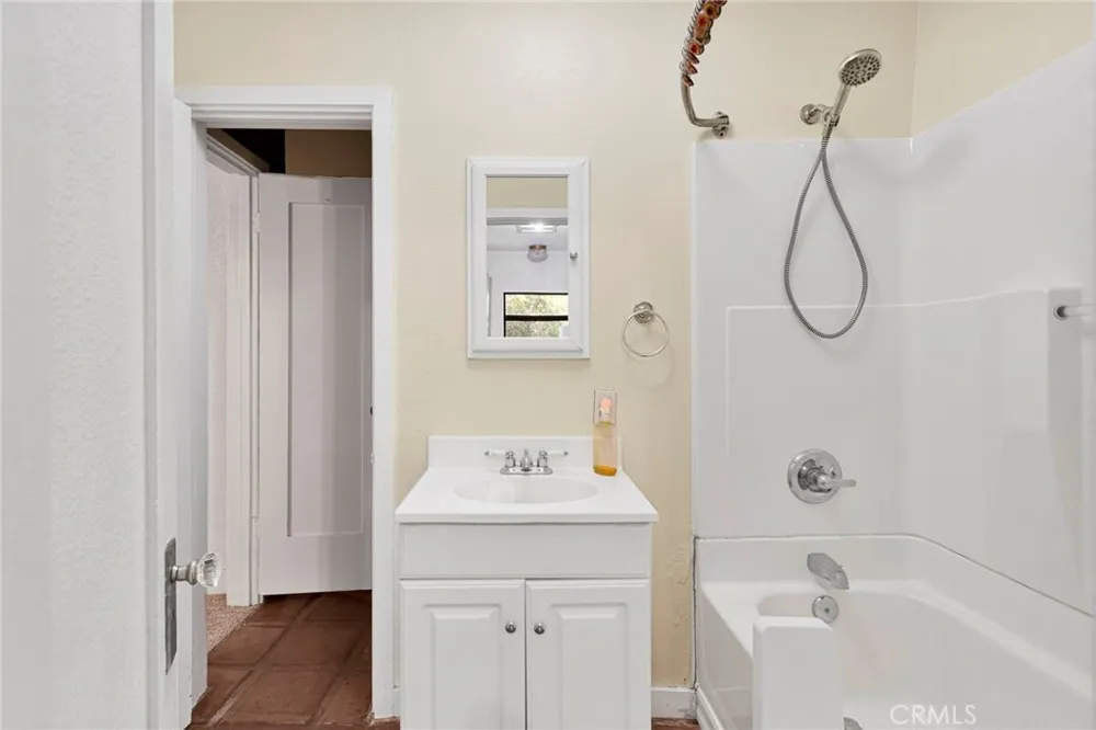 18058 Jonathan Street Adelanto, CA 92301