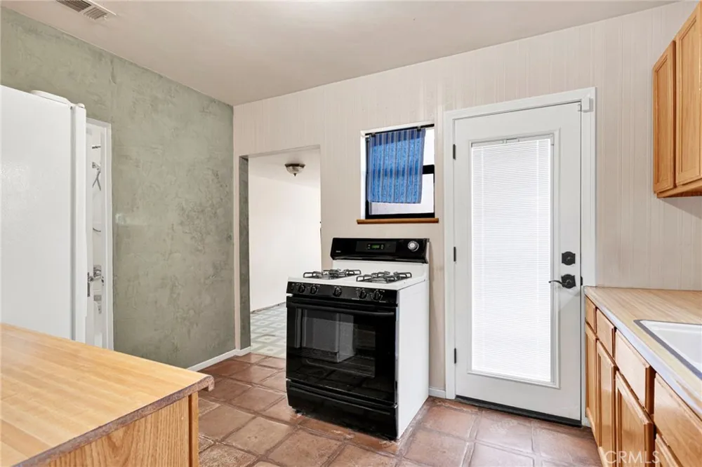 18058 Jonathan Street Adelanto, CA 92301