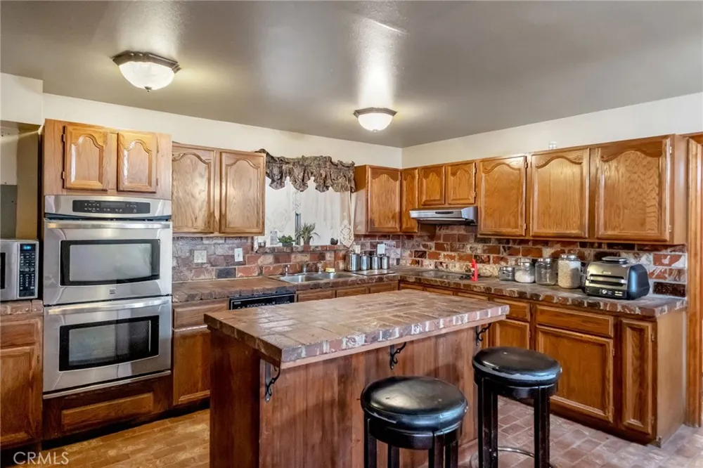 3230 Silver Ridge Pinon Hills, CA 92372