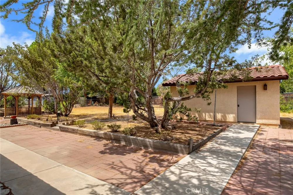 7040 Kenyon Hesperia, CA 92345