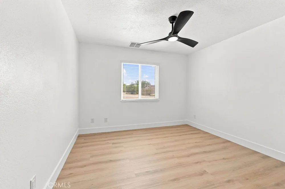 16710 Candlewood Road Apple Valley, CA 92307