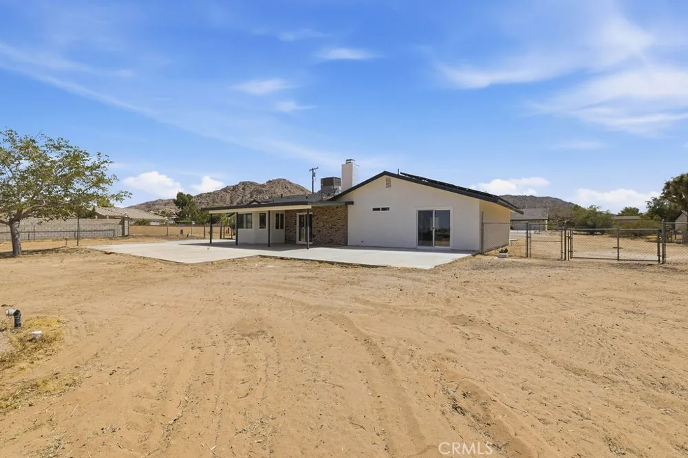 16710 Candlewood Road Apple Valley, CA 92307