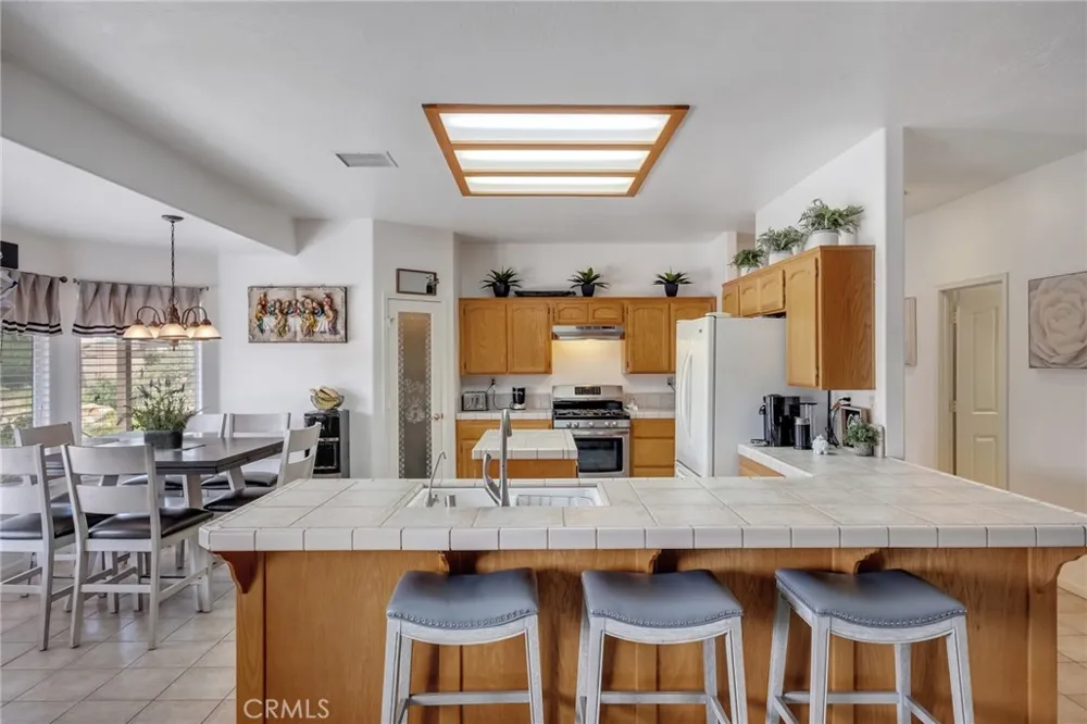 16783 Crockett Hesperia, CA 92345