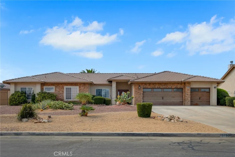 16783 Crockett Hesperia, CA 92345