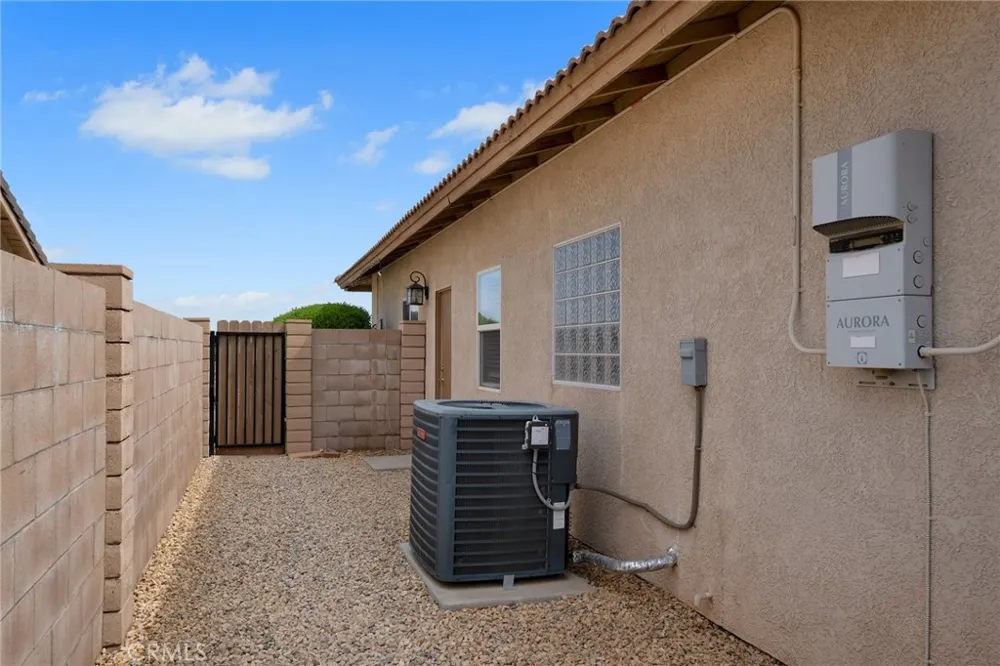 16783 Crockett Hesperia, CA 92345