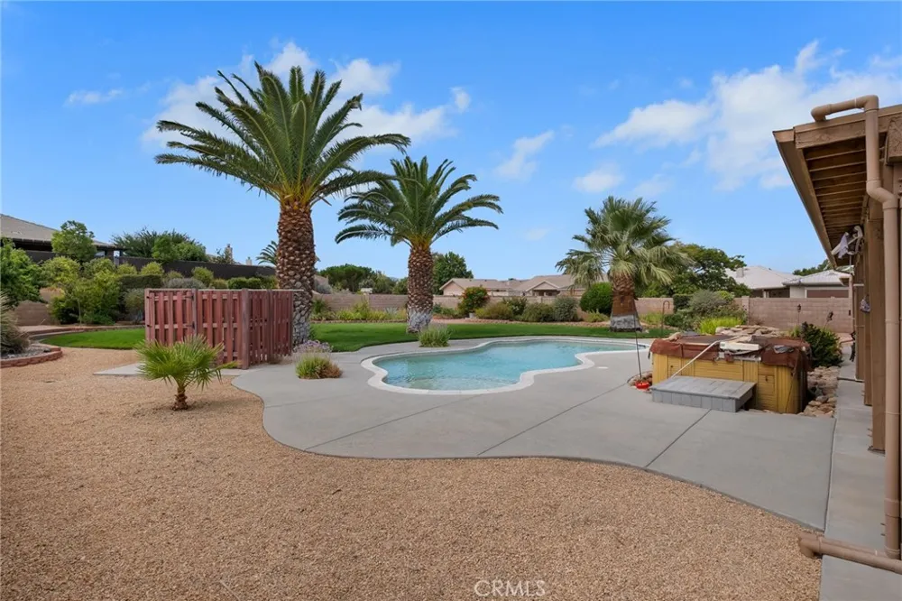 16783 Crockett Hesperia, CA 92345