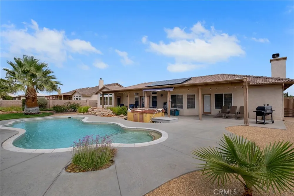 16783 Crockett Hesperia, CA 92345