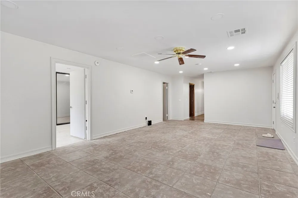 14942 Riverside Drive Apple Valley, CA 92307