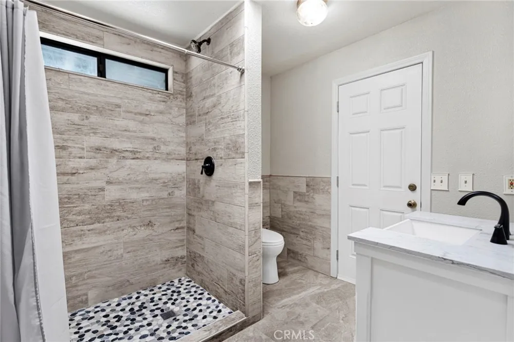 14942 Riverside Drive Apple Valley, CA 92307