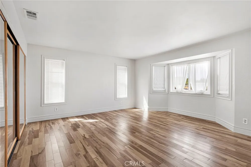 14942 Riverside Drive Apple Valley, CA 92307