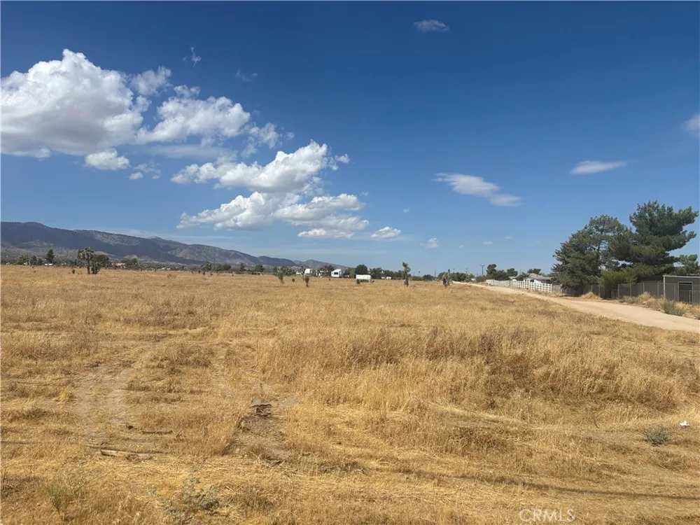 Valle Vista Phelan, CA 92329