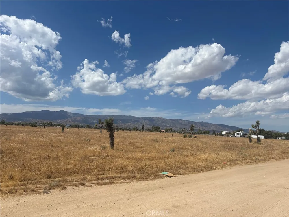 Valle Vista Phelan, CA 92329