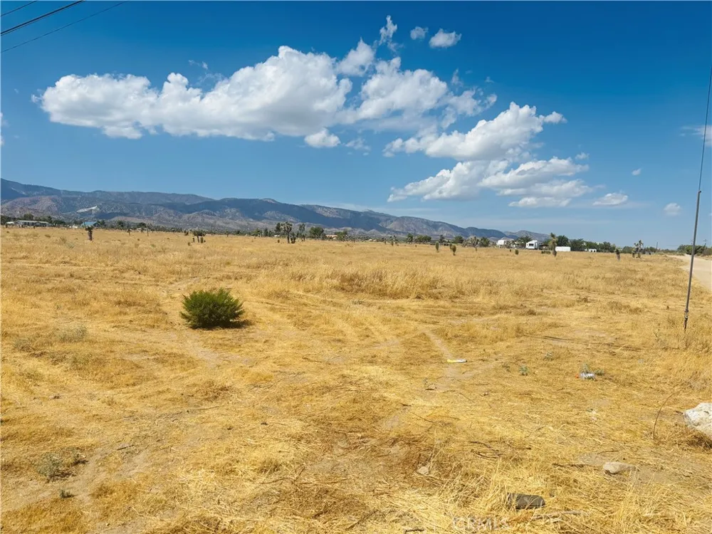 Valle Vista Phelan, CA 92329