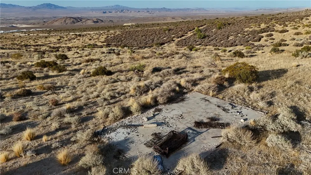754 Crystal Creek (NEAR) Road Lucerne Valley, CA 92356