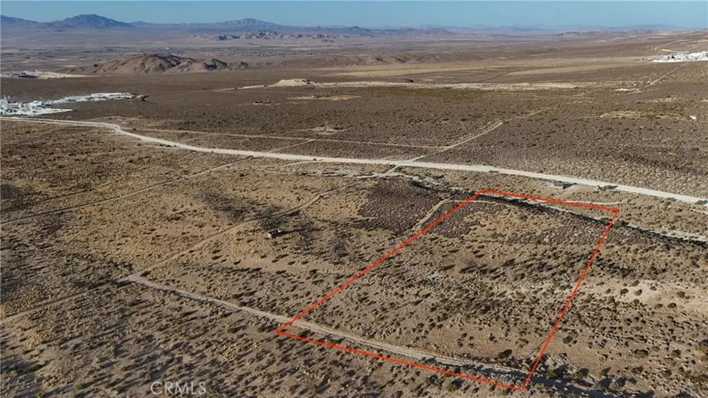 754 Crystal Creek (NEAR) Road Lucerne Valley, CA 92356