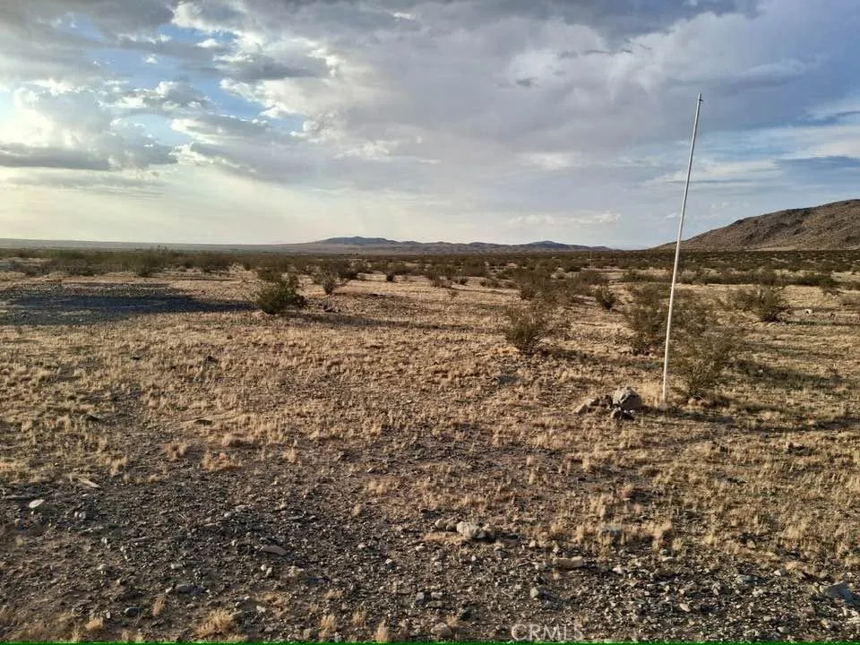 Mustang Trail. 042020210 Helendale, CA 92342