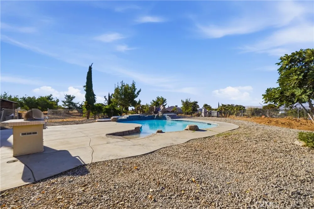 4626 Sundown Phelan, CA 92371
