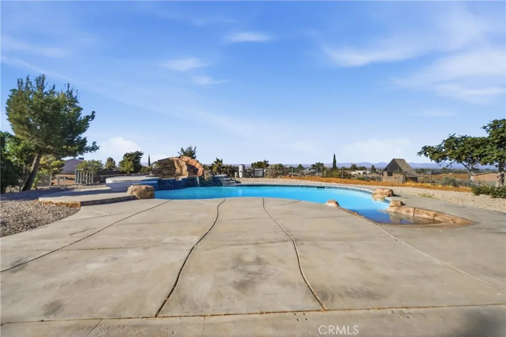 4626 Sundown Phelan, CA 92371