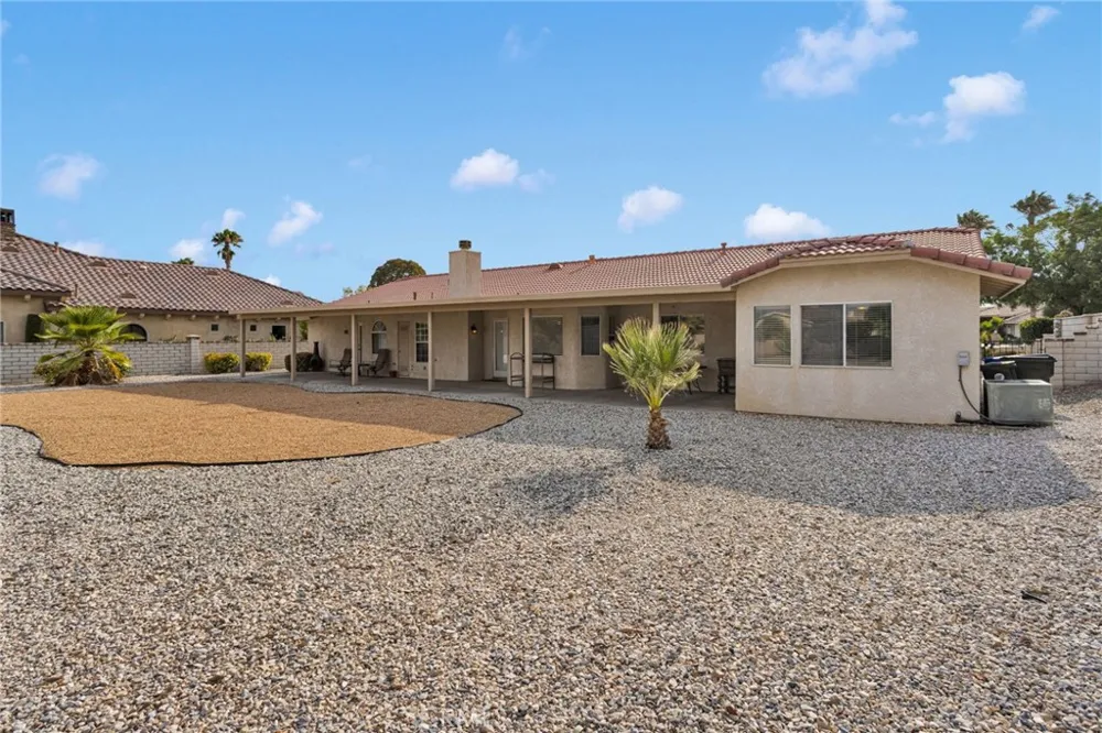 16249 Crown Valley Drive Apple Valley, CA 92307