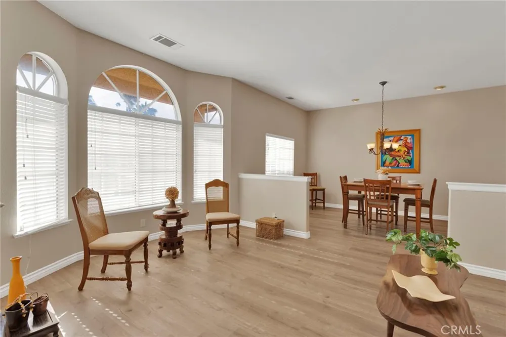 16249 Crown Valley Drive Apple Valley, CA 92307