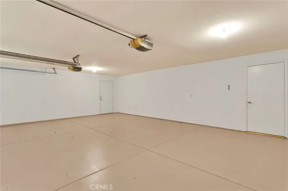 16249 Crown Valley Drive Apple Valley, CA 92307