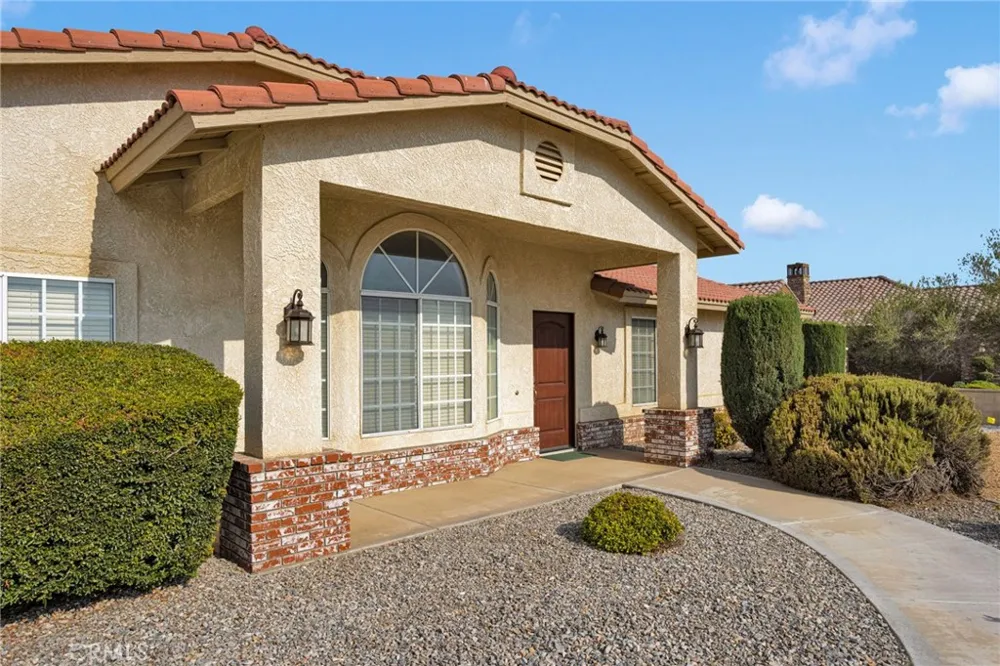 16249 Crown Valley Drive Apple Valley, CA 92307