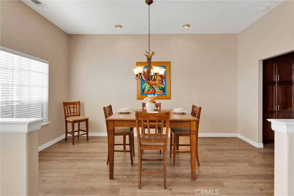 16249 Crown Valley Drive Apple Valley, CA 92307
