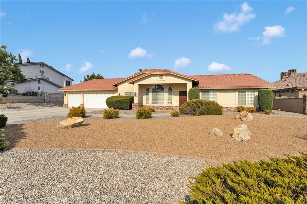 16249 Crown Valley Drive Apple Valley, CA 92307