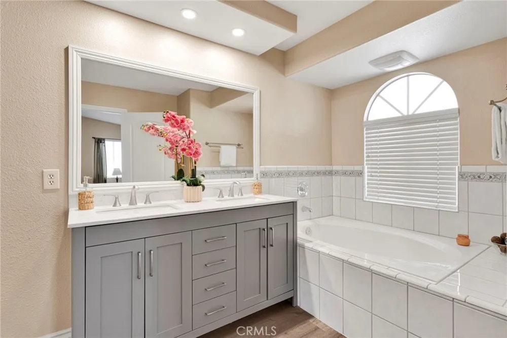 16249 Crown Valley Drive Apple Valley, CA 92307
