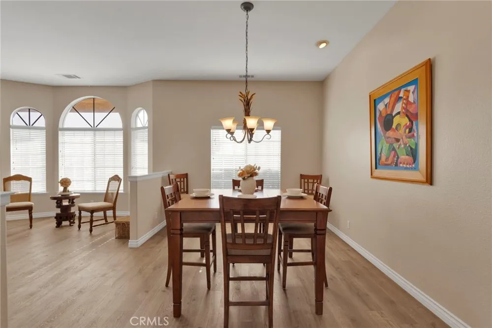 16249 Crown Valley Drive Apple Valley, CA 92307