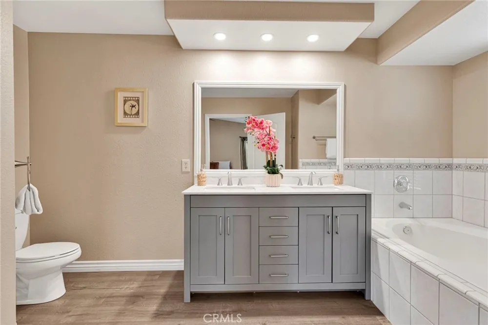 16249 Crown Valley Drive Apple Valley, CA 92307
