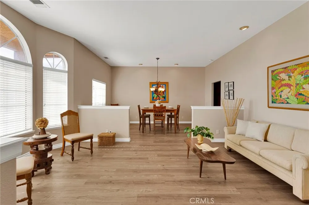 16249 Crown Valley Drive Apple Valley, CA 92307