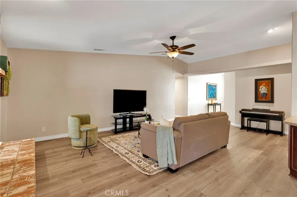 16249 Crown Valley Drive Apple Valley, CA 92307