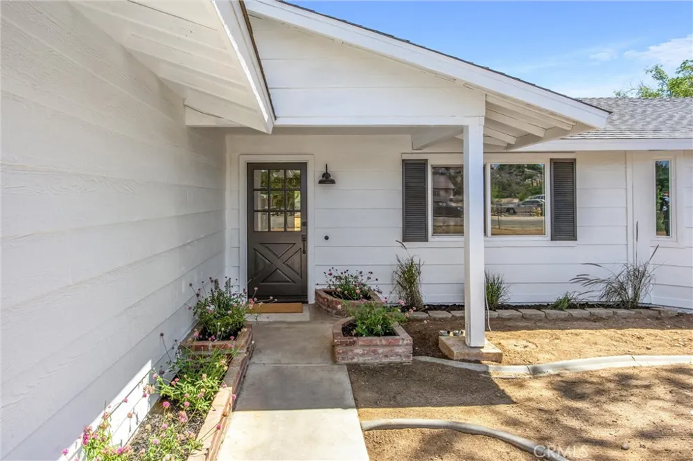 17405 Adobe Hesperia, CA 92345
