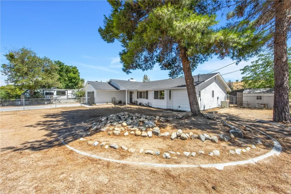 17405 Adobe Hesperia, CA 92345