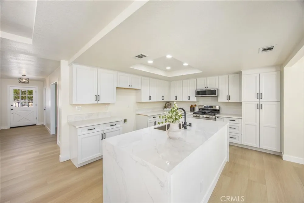 17405 Adobe Hesperia, CA 92345
