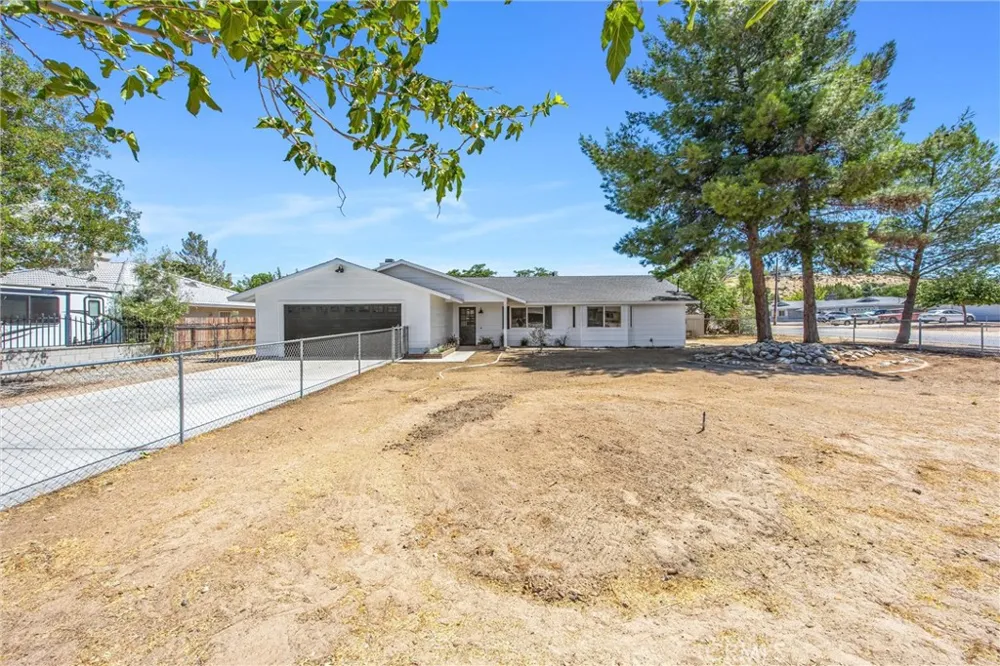 17405 Adobe Hesperia, CA 92345
