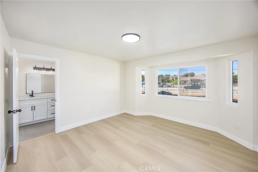 17405 Adobe Hesperia, CA 92345