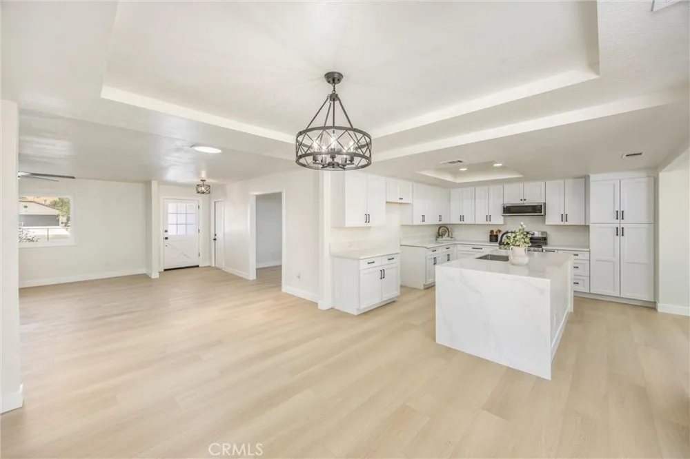 17405 Adobe Hesperia, CA 92345