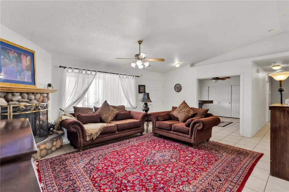 23520 Pala Apple Valley, CA 92307