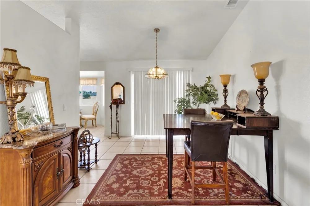 23520 Pala Apple Valley, CA 92307